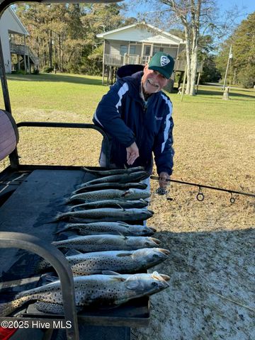 157 S River Drive, Beaufort, NC 28516