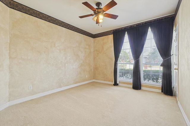 7009 Oak Hills Court, North Richland Hills, TX 76182