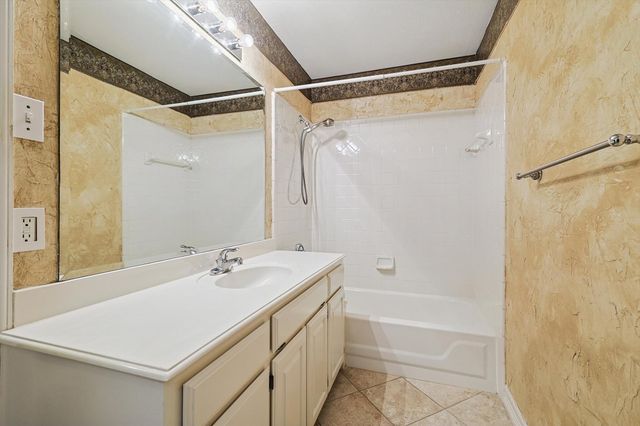 7009 Oak Hills Court, North Richland Hills, TX 76182