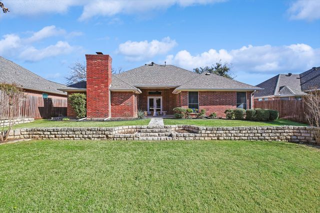 7009 Oak Hills Court, North Richland Hills, TX 76182