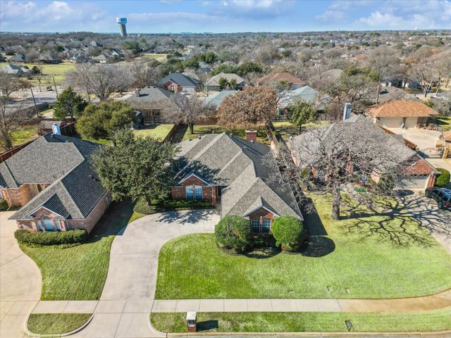 7009 Oak Hills Court, North Richland Hills, TX 76182