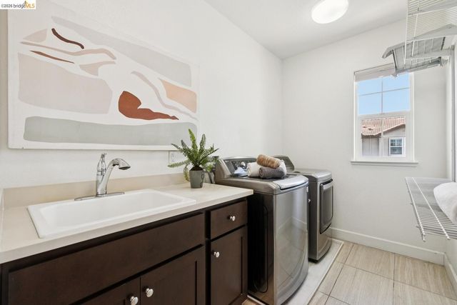 1521 Glenn ST, Hayward, CA 94545