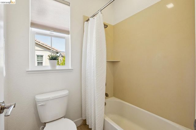 1521 Glenn ST, Hayward, CA 94545