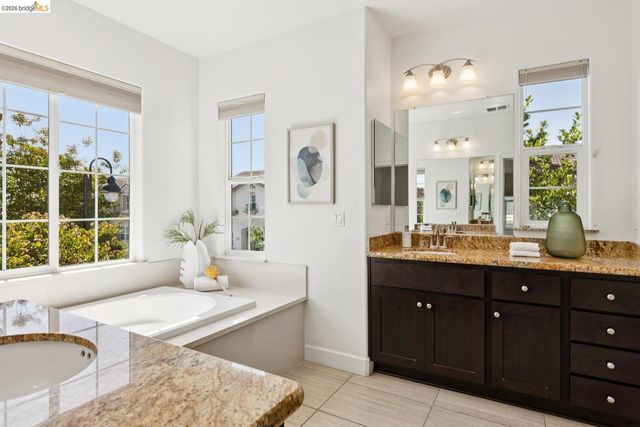 1521 Glenn ST, Hayward, CA 94545