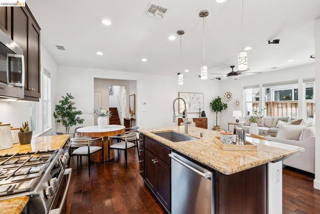 1521 Glenn ST, Hayward, CA 94545
