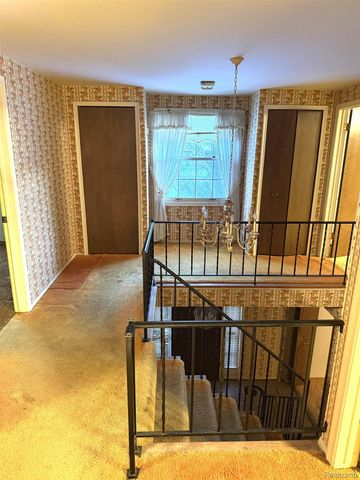 34630 Old Timber Road, Farmington, MI 48331