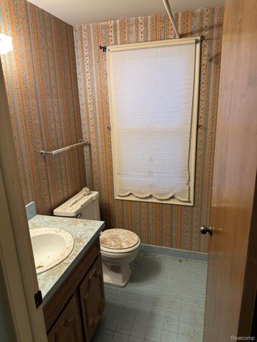 34630 Old Timber Road, Farmington, MI 48331