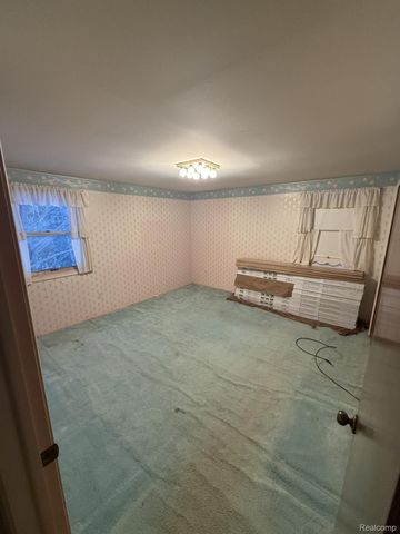 34630 Old Timber Road, Farmington, MI 48331