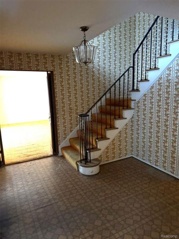 34630 Old Timber Road, Farmington, MI 48331