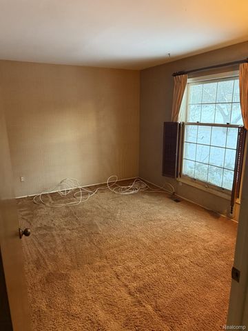 34630 Old Timber Road, Farmington, MI 48331