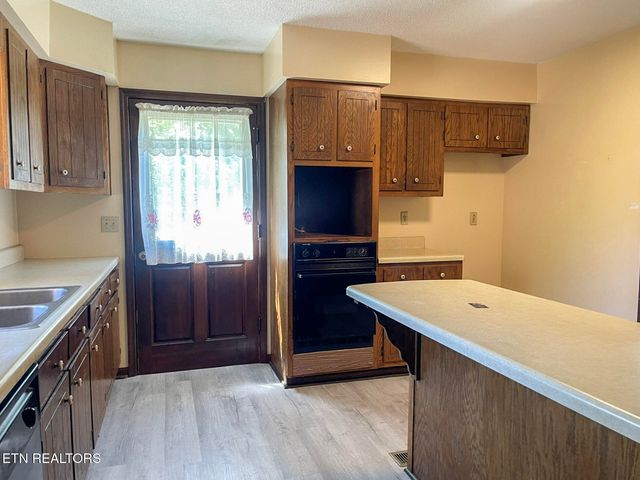 4315 Taylors Chapel Rd, Crossville, TN 38572