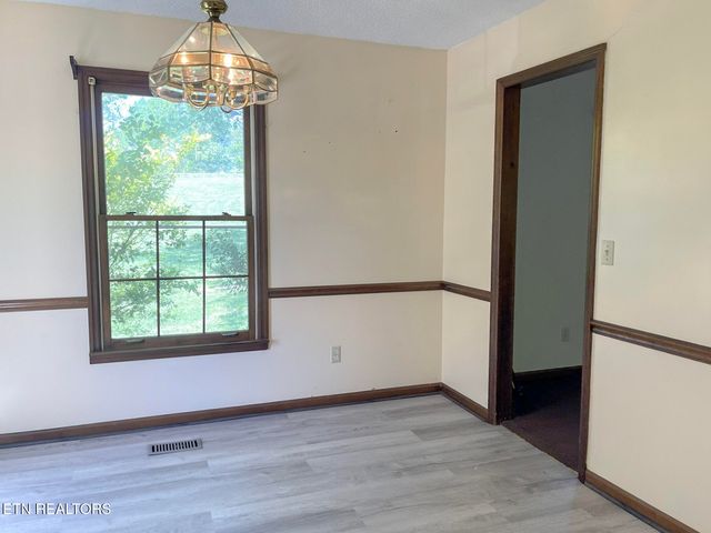 4315 Taylors Chapel Rd, Crossville, TN 38572