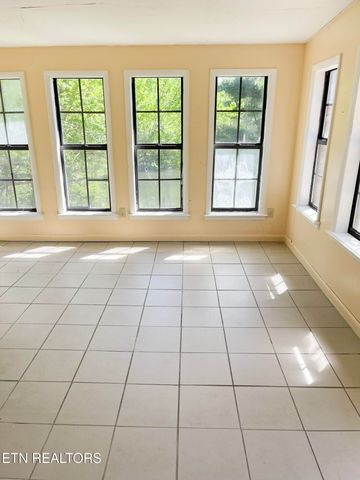 4315 Taylors Chapel Rd, Crossville, TN 38572