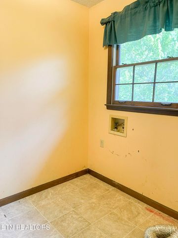 4315 Taylors Chapel Rd, Crossville, TN 38572