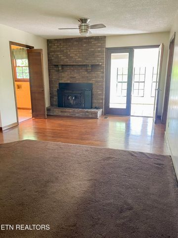 4315 Taylors Chapel Rd, Crossville, TN 38572