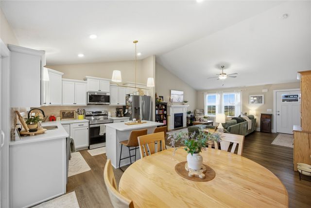 2713 8th Avenue SW, Altoona, IA 50009