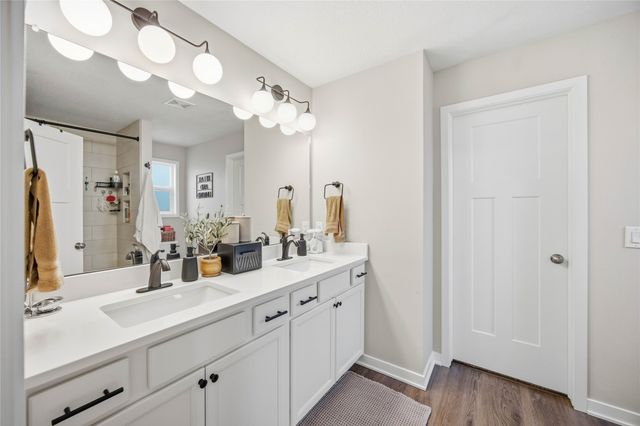 2713 8th Avenue SW, Altoona, IA 50009