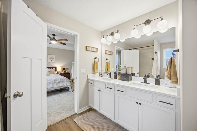 2713 8th Avenue SW, Altoona, IA 50009