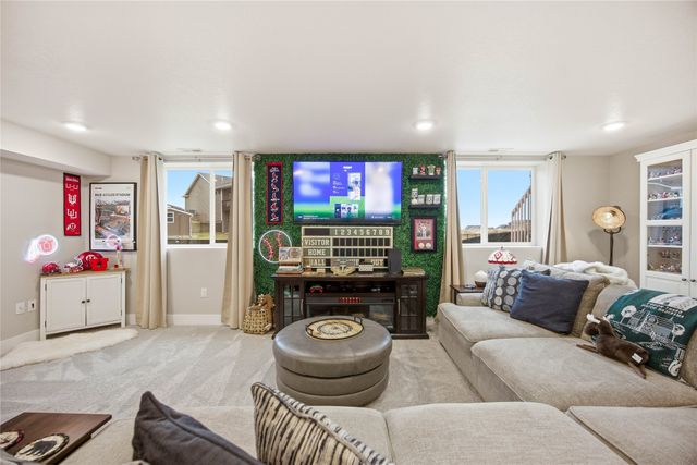 2713 8th Avenue SW, Altoona, IA 50009