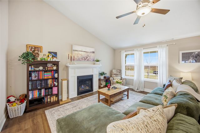 2713 8th Avenue SW, Altoona, IA 50009