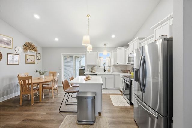 2713 8th Avenue SW, Altoona, IA 50009