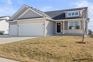 2713 8th Avenue SW, Altoona, IA 50009