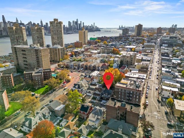 31 72nd Street, North Bergen, NJ 07047