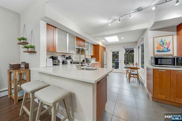 31 72nd Street, North Bergen, NJ 07047