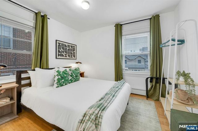 31 72nd Street, North Bergen, NJ 07047