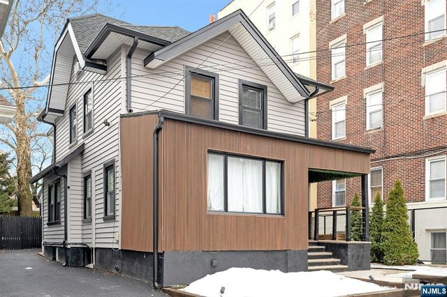 31 72nd Street, North Bergen, NJ 07047