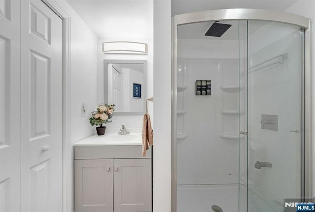 31 72nd Street, North Bergen, NJ 07047