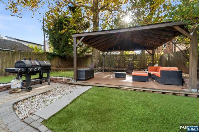 31 72nd Street, North Bergen, NJ 07047