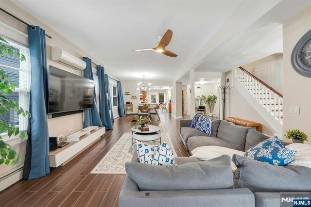 31 72nd Street, North Bergen, NJ 07047