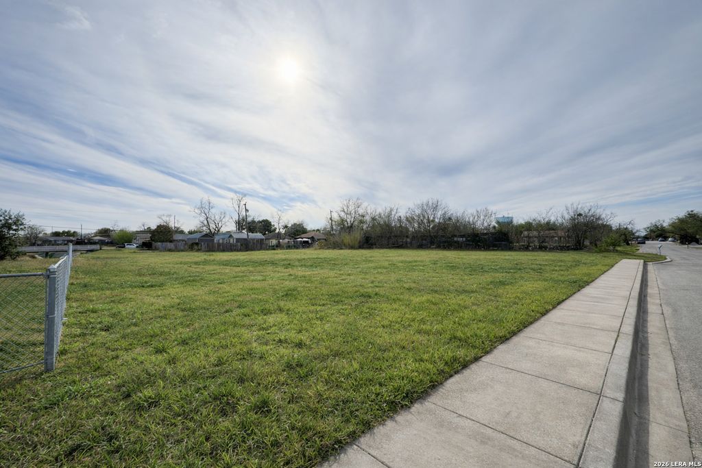 2306 Rivas 1, San Antonio, TX 78228