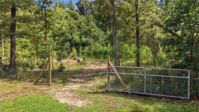 675 S Mcdonald Road SW, Mcdonald, TN 37353