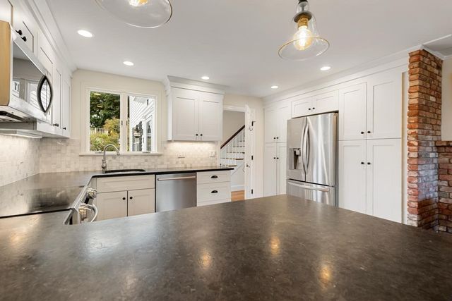 17 Highland Street 1, Rockport, MA 01966