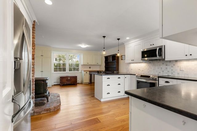 17 Highland Street 1, Rockport, MA 01966