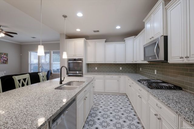 10858 Red Sage, Helotes, TX 78023