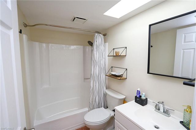 1004 Manatee RD H202, Naples, FL 34114