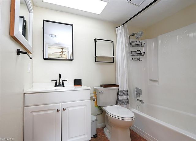 1004 Manatee RD H202, Naples, FL 34114