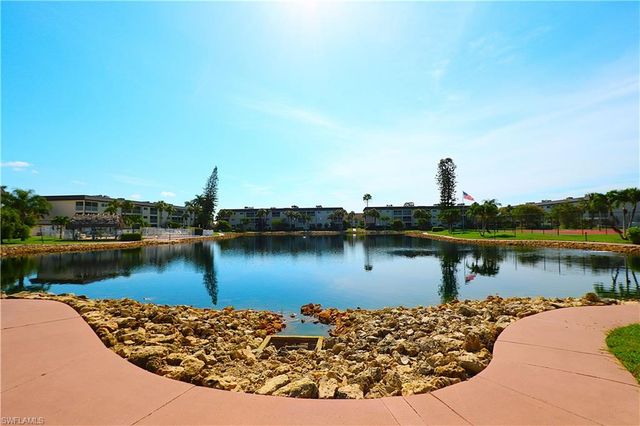 1004 Manatee RD H202, Naples, FL 34114