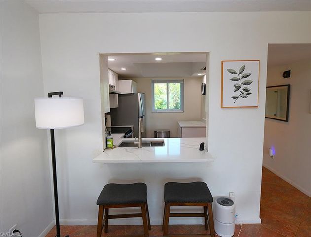 1004 Manatee RD H202, Naples, FL 34114