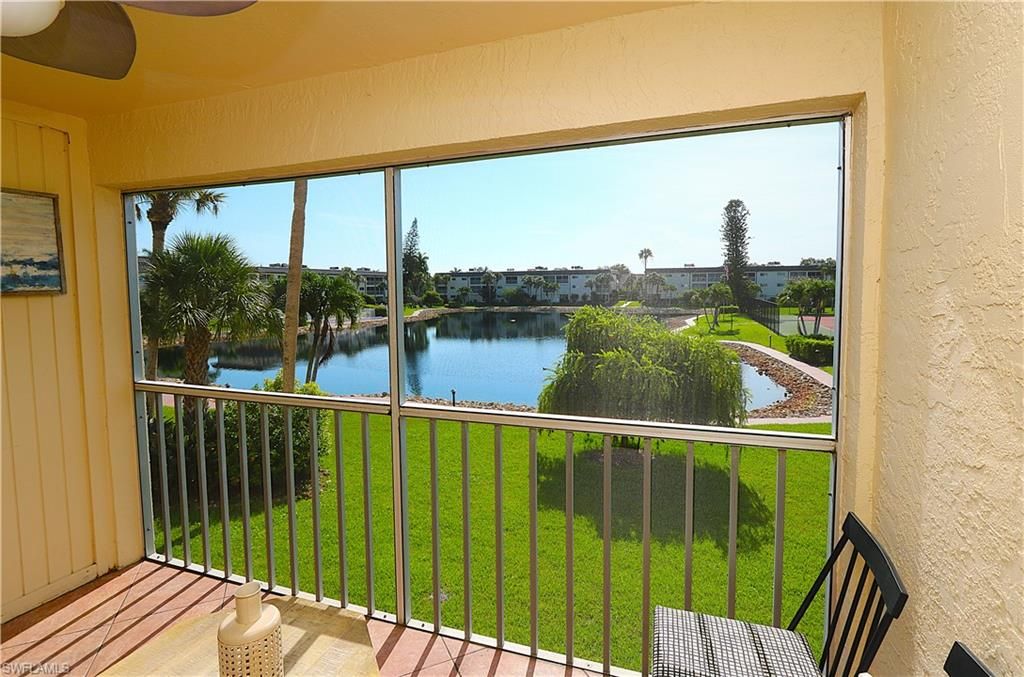 1004 Manatee RD H202, Naples, FL 34114