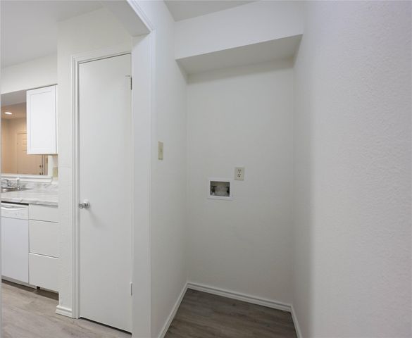 8701 Schick RD A, Austin, TX 78729