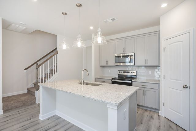 528 Medwyk Dr, Lebanon, TN 37090