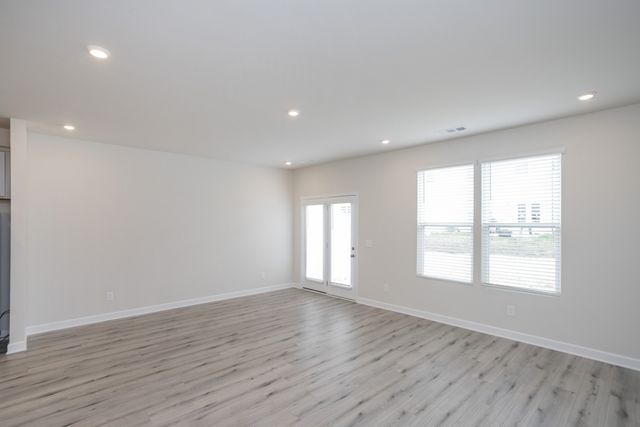 528 Medwyk Dr, Lebanon, TN 37090