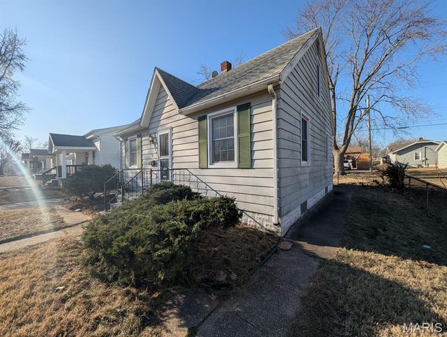 523 Lincoln Avenue, East Alton, IL 62024