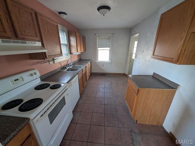 523 Lincoln Avenue, East Alton, IL 62024