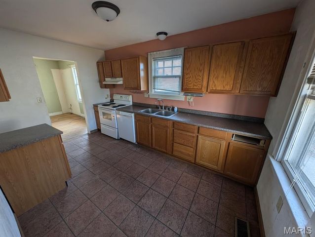 523 Lincoln Avenue, East Alton, IL 62024