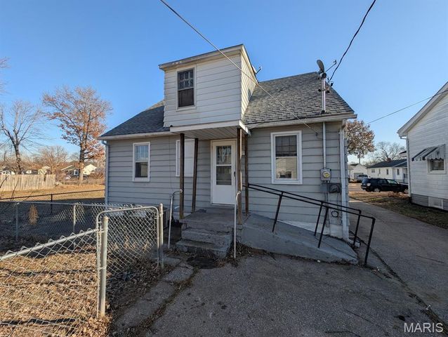 523 Lincoln Avenue, East Alton, IL 62024